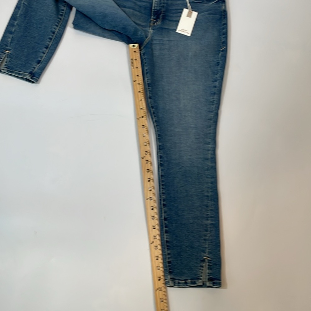 Good American Good Legs Crop Jeans Size 14 / 32 NWT NEW - Picture 7 of 13